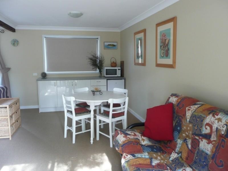 24a Yarralumla Crescent, Tomakin NSW 2537