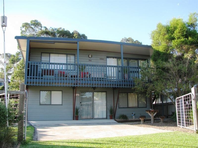 24a Yarralumla Crescent, Tomakin NSW 2537