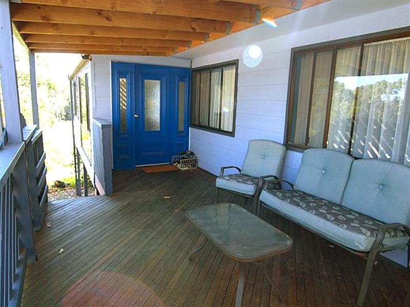 10 Tallawang Avenue, Malua Bay NSW 2536