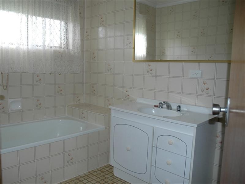 80 Pacific Road, Surf Beach NSW 2536