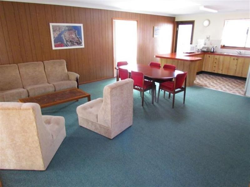 28 Annetts Parade, Mossy Point NSW 2537