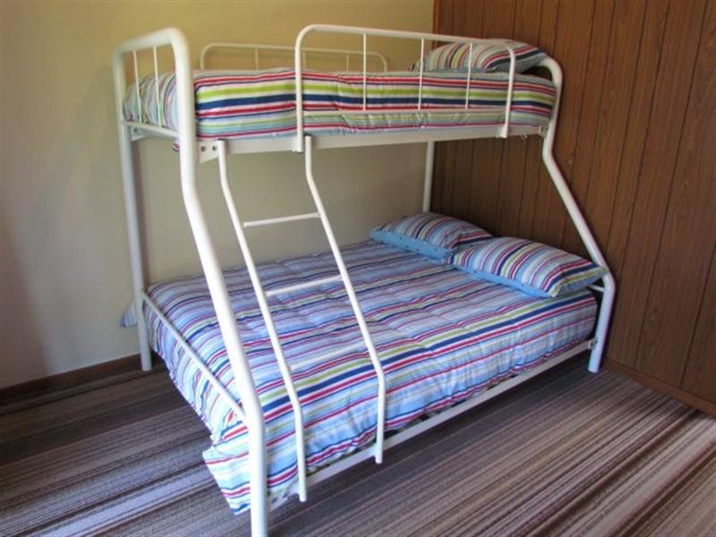 28 Annetts Parade, Mossy Point NSW 2537