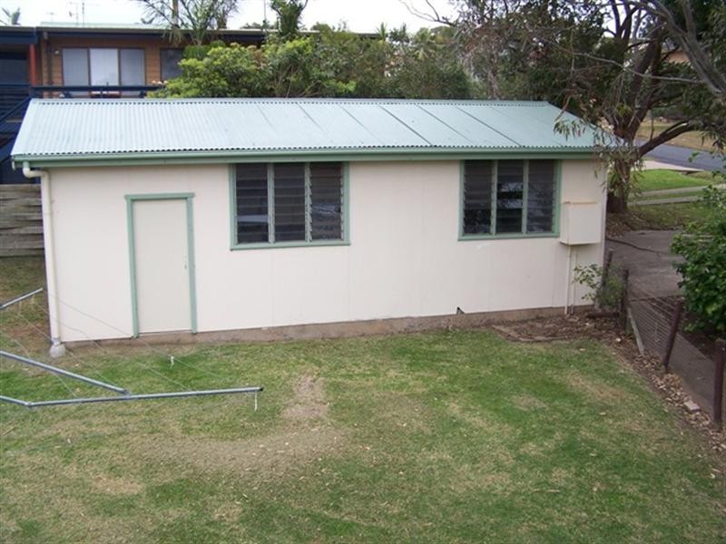 33 Yugura Street, Malua Bay NSW 2536