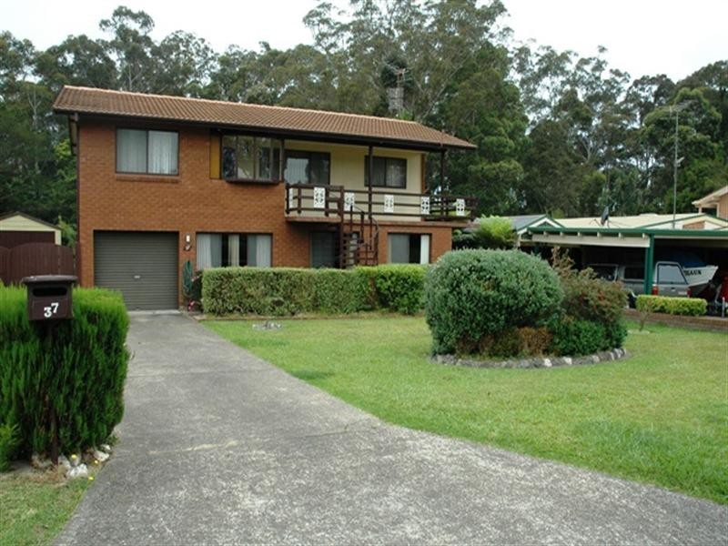 37 Flinders Way, Surf Beach NSW 2536