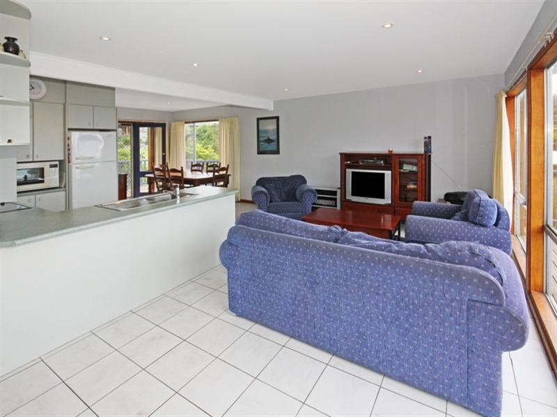 25 Tallawang Avenue, Malua Bay NSW 2536