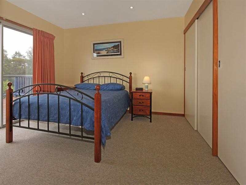 25 Tallawang Avenue, Malua Bay NSW 2536