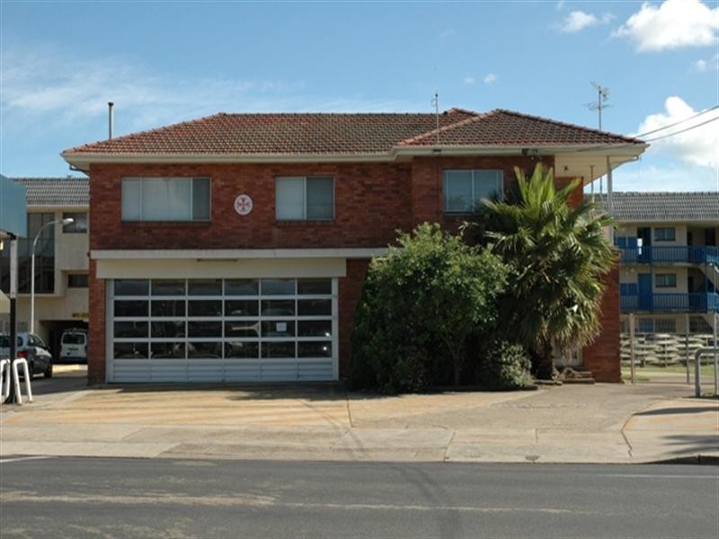 17 Beach Road, Batemans Bay NSW 2536