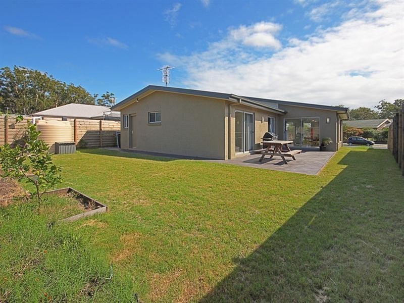 90 Heath Street, Broulee NSW 2537