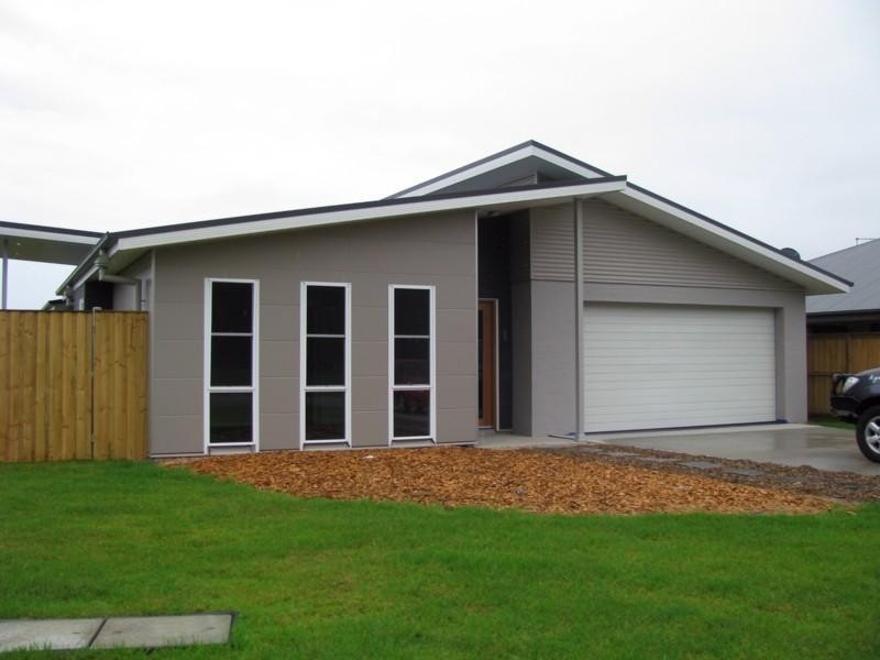 42 John Penn Drive, Tomakin NSW 2537