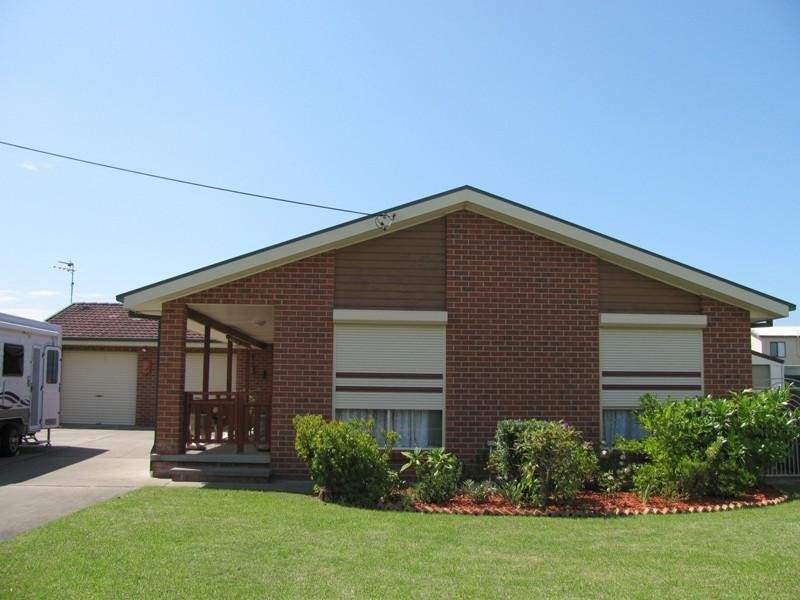 42 Ainslie Parade, Tomakin NSW 2537