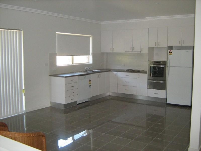 2/638 Beach Road, Surf Beach NSW 2536