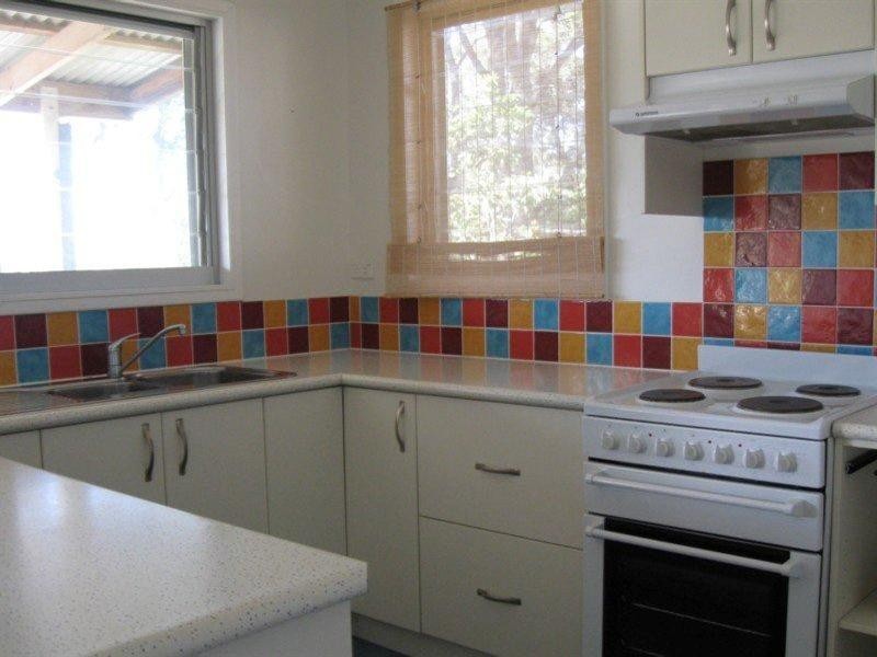 112 Annetts Parade, Mossy Point NSW 2537