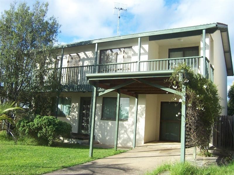 2/4 Cook Avenue, Surf Beach NSW 2536