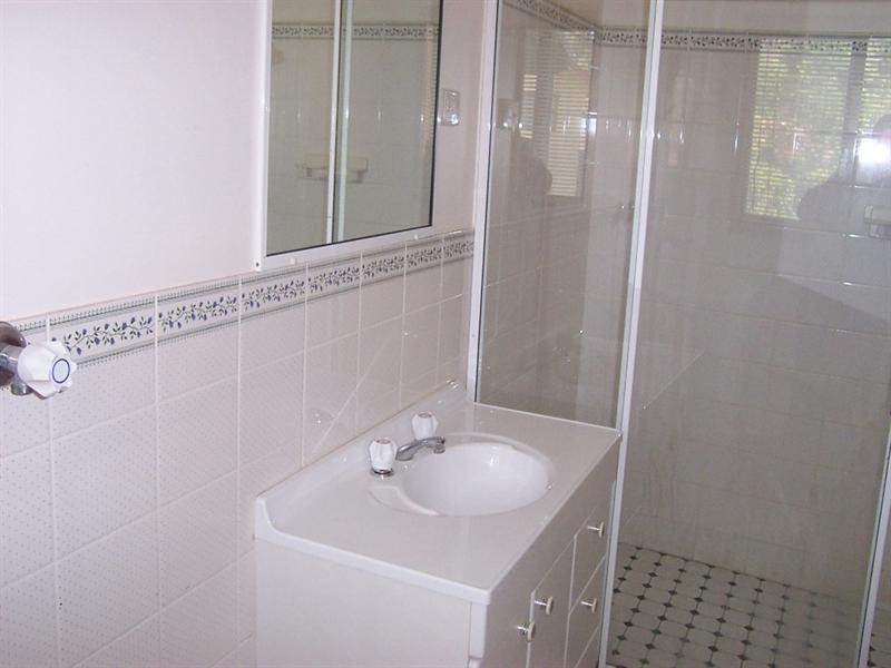 2/4 Cook Avenue, Surf Beach NSW 2536