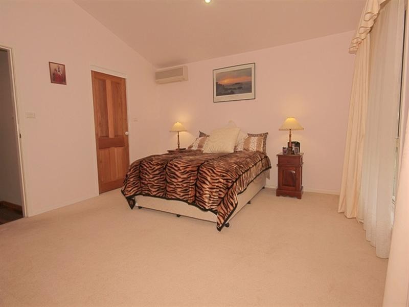 13 Baker Street, Broulee NSW 2537