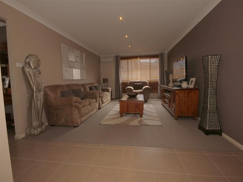 4 Marcelle Close, Broulee NSW 2537