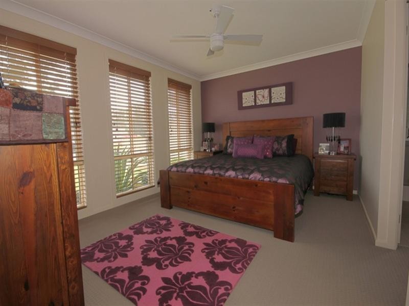 4 Marcelle Close, Broulee NSW 2537