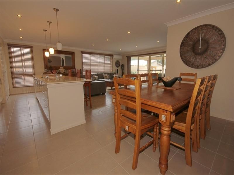 4 Marcelle Close, Broulee NSW 2537