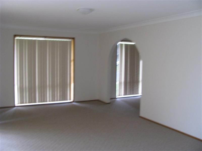 33 Pacific Road, Surf Beach NSW 2536