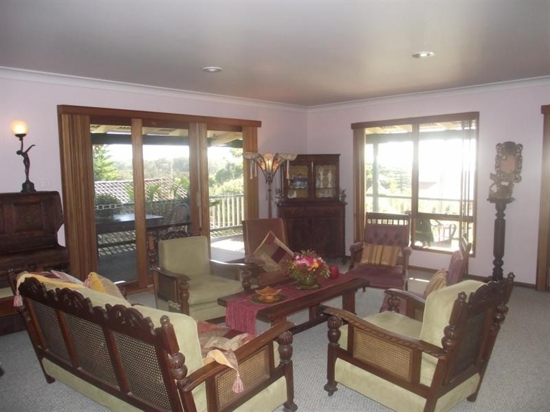 9 Dulling Street, Dalmeny NSW 2546