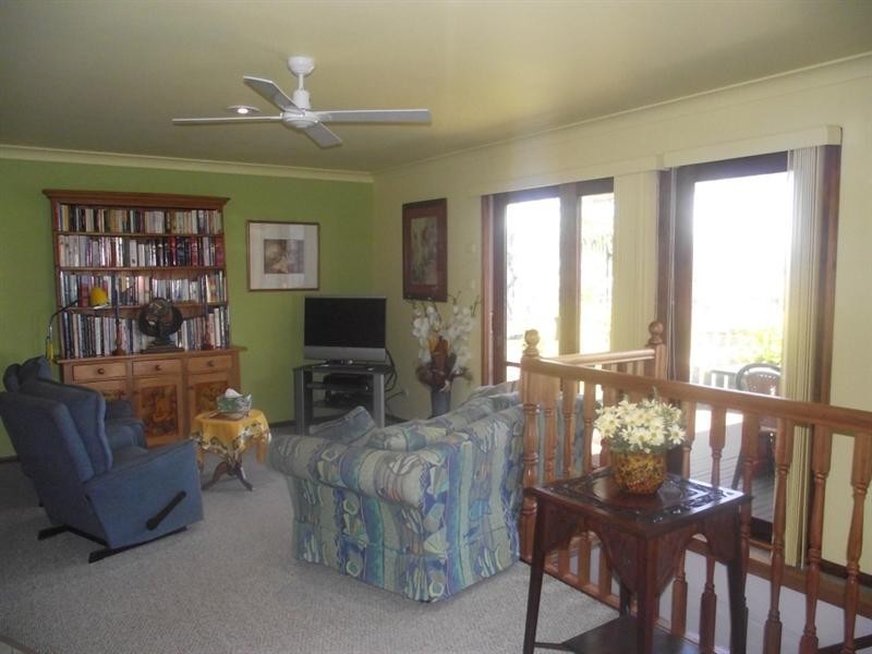 9 Dulling Street, Dalmeny NSW 2546