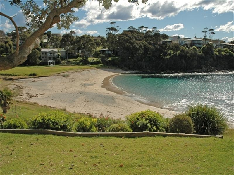 76 Yugura Street, Malua Bay NSW 2536