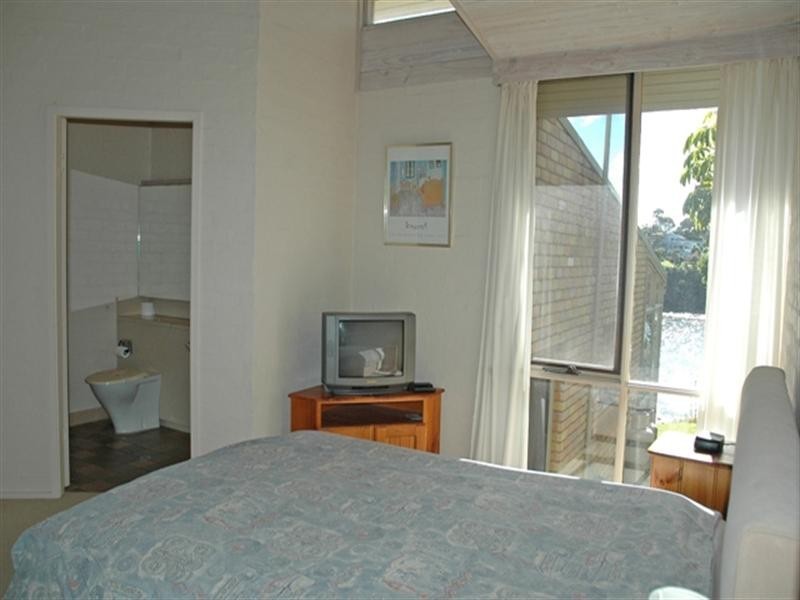 76 Yugura Street, Malua Bay NSW 2536