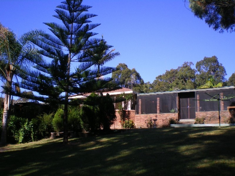 28 Karoola Crescent, Surfside NSW 2536