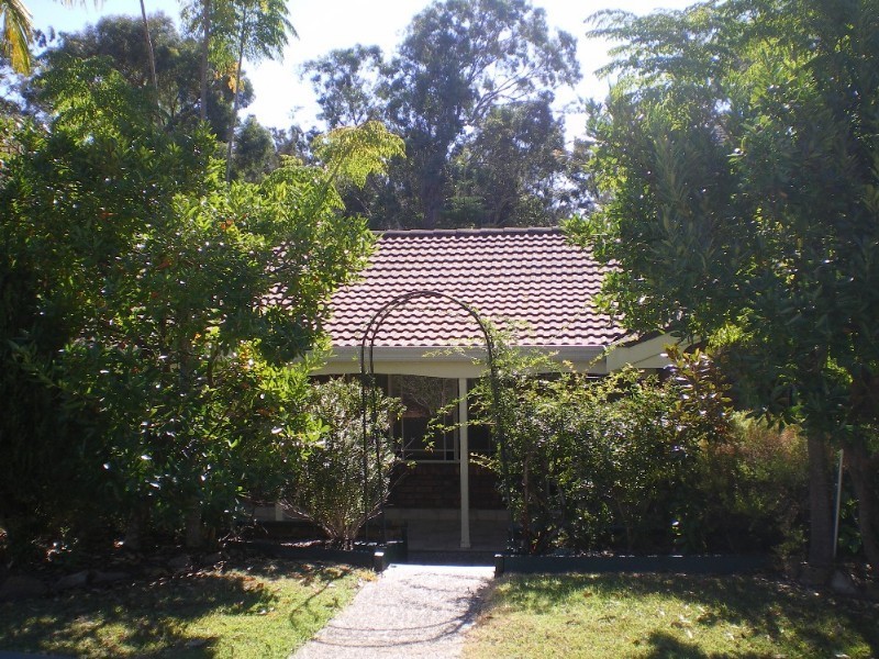 28 Karoola Crescent, Surfside NSW 2536