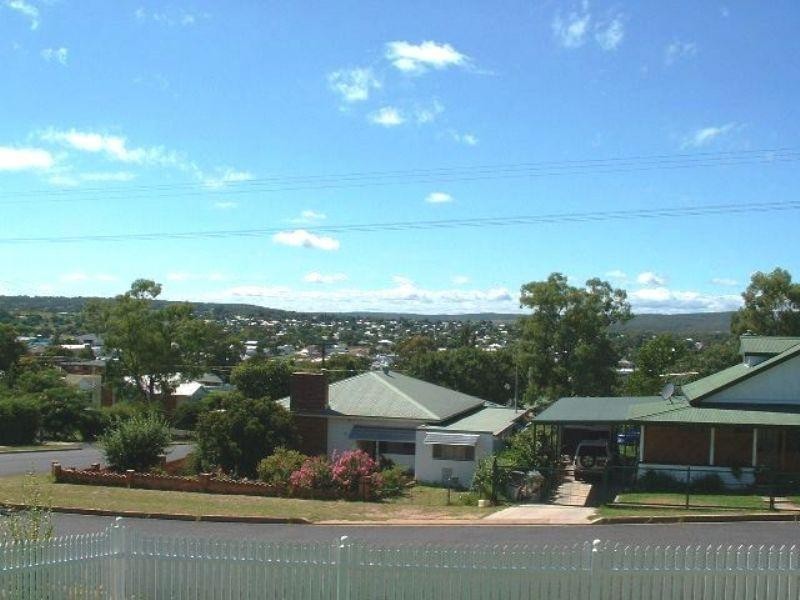 32 George Street, Inverell NSW 2360