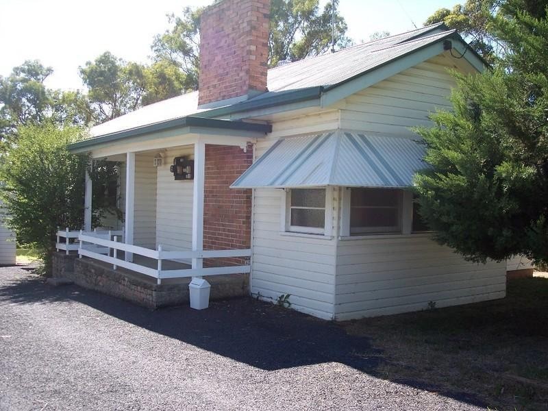 37 May Street, Inverell NSW 2360