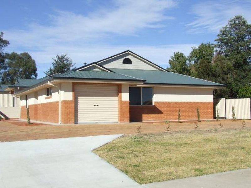 67 Clive Street, Inverell NSW 2360