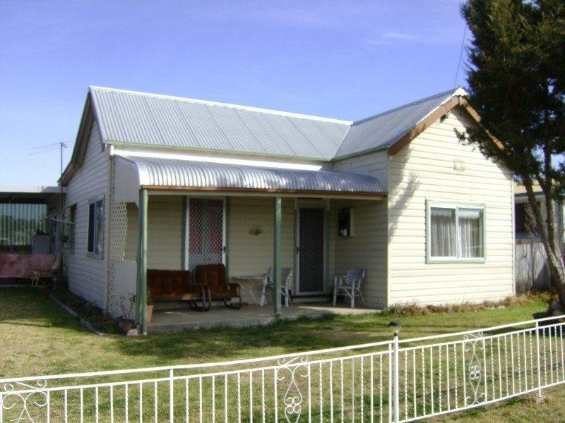 110 Macintyre Street, Inverell NSW 2360