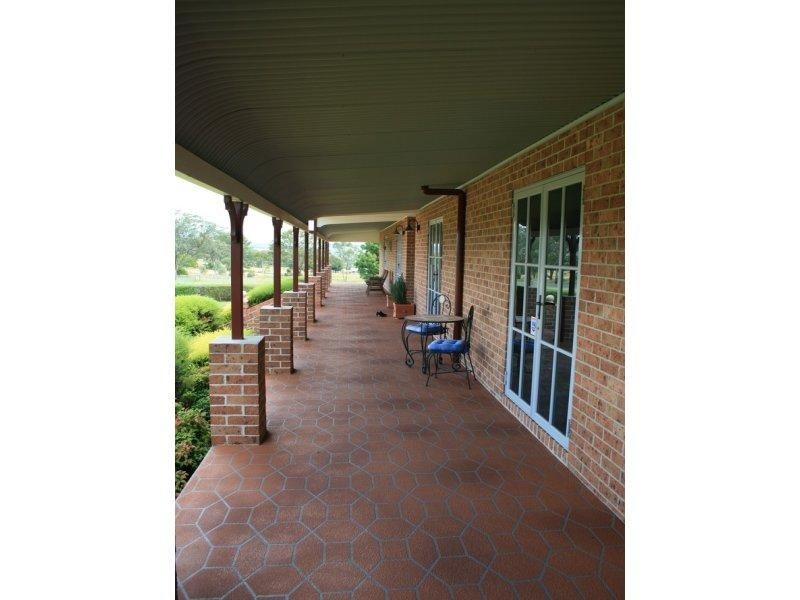 106 Runnymede Drive, Inverell NSW 2360