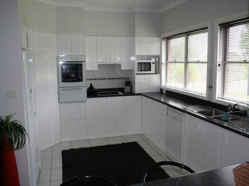 106 Runnymede Drive, Inverell NSW 2360