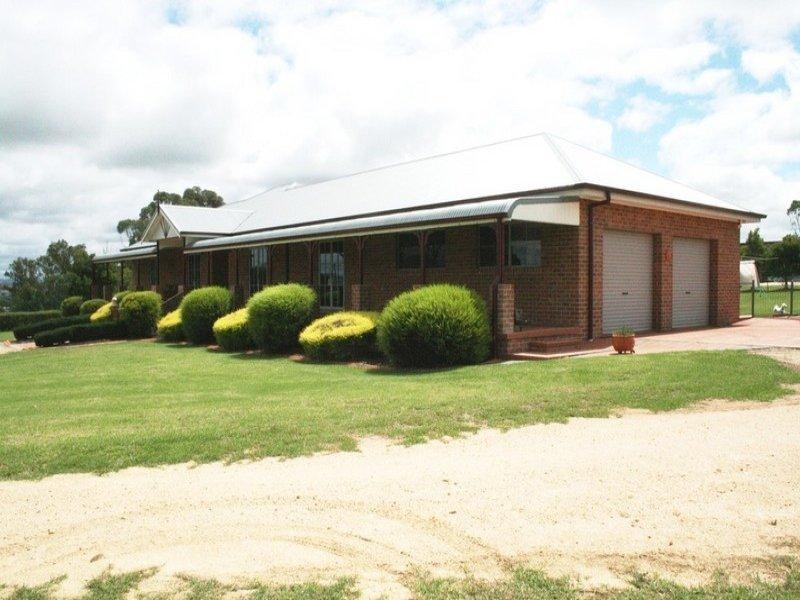 106 Runnymede Drive, Inverell NSW 2360