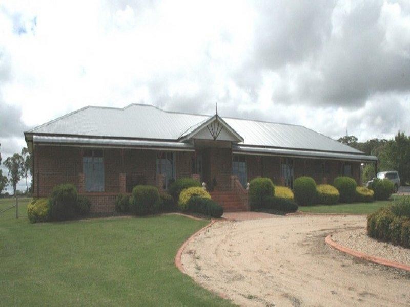 106 Runnymede Drive, Inverell NSW 2360