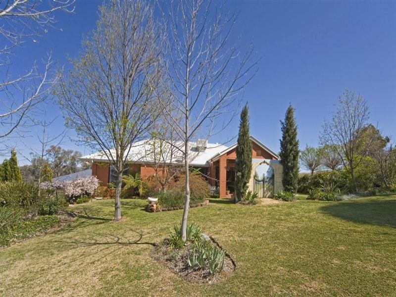 90 Gordon Street, Inverell NSW 2360