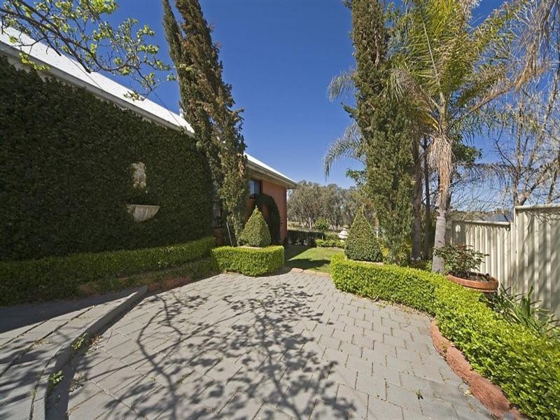 90 Gordon Street, Inverell NSW 2360