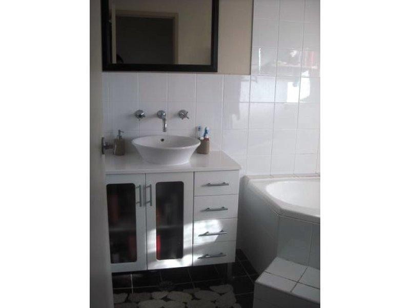 27 Moore Street, Inverell NSW 2360