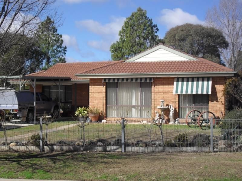24 Angel Avenue, Inverell NSW 2360