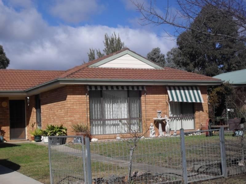 24 Angel Avenue, Inverell NSW 2360