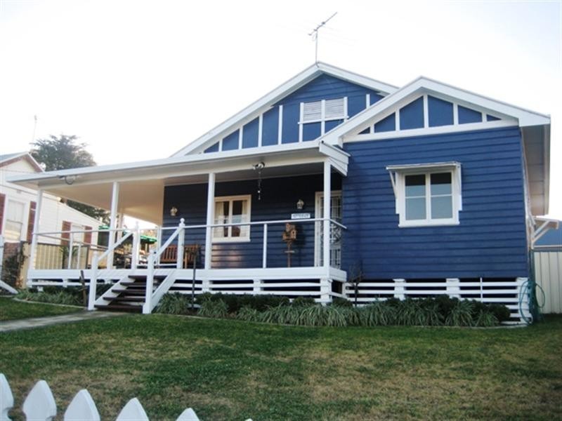 32 George Street, Inverell NSW 2360