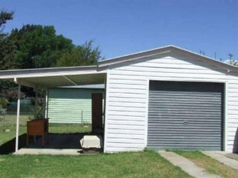 2 Froude Street, Inverell NSW 2360