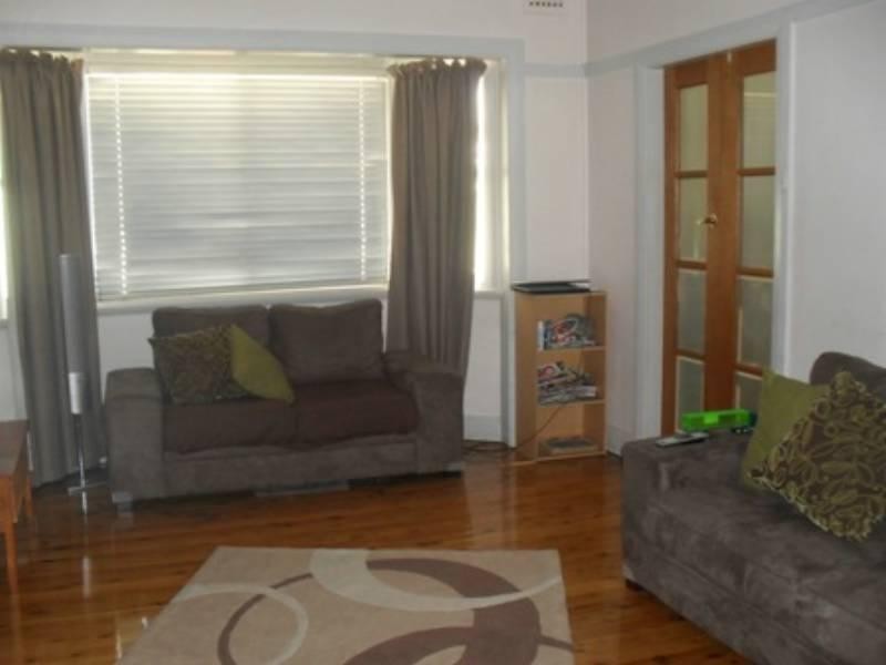 2 Froude Street, Inverell NSW 2360