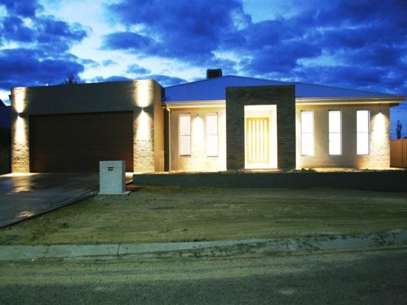 1 Box Tree Place, Inverell NSW 2360