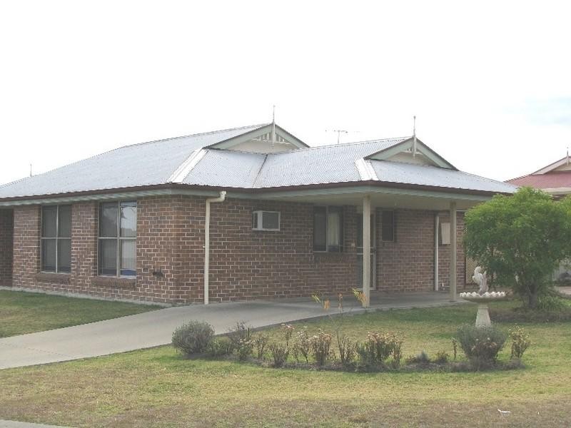 4b Libani Close, Inverell NSW 2360