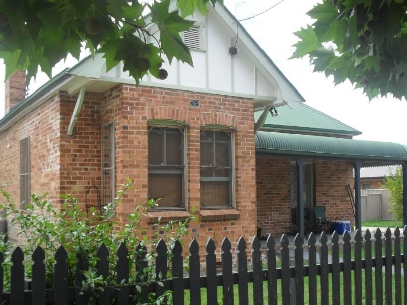 32 Henderson Street, Inverell NSW 2360