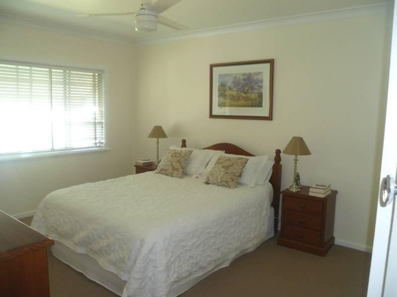 16 Carlyle Street, Inverell NSW 2360