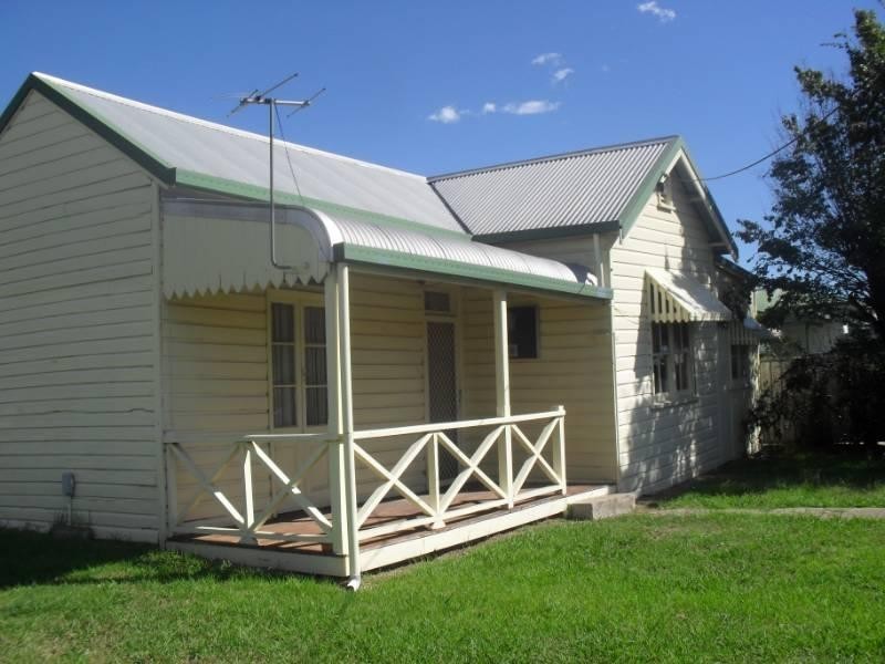 87 Granville Street, Inverell NSW 2360